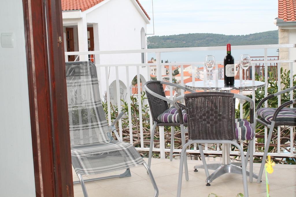 Apartment Mia - Spacious Apartment On 85 M2 With Beautiful Sea View Trogir Oda fotoğraf