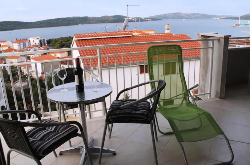 Apartment Mia - Spacious Apartment On 85 M2 With Beautiful Sea View Trogir Dış mekan fotoğraf