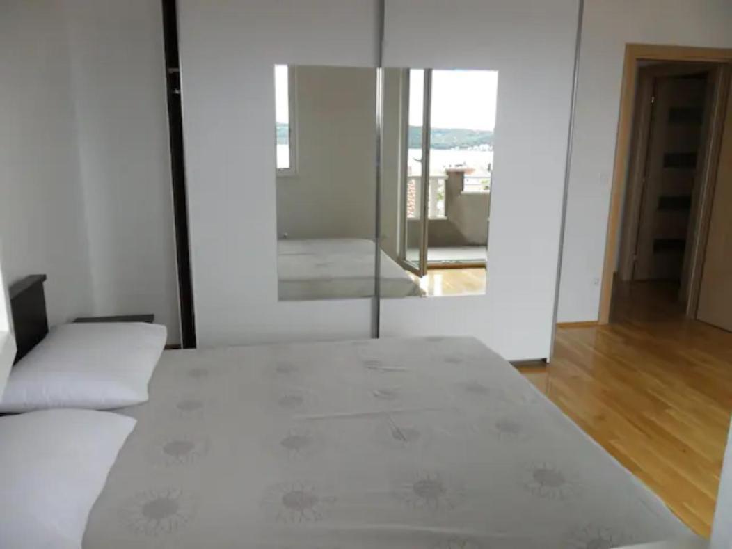 Apartment Mia - Spacious Apartment On 85 M2 With Beautiful Sea View Trogir Dış mekan fotoğraf