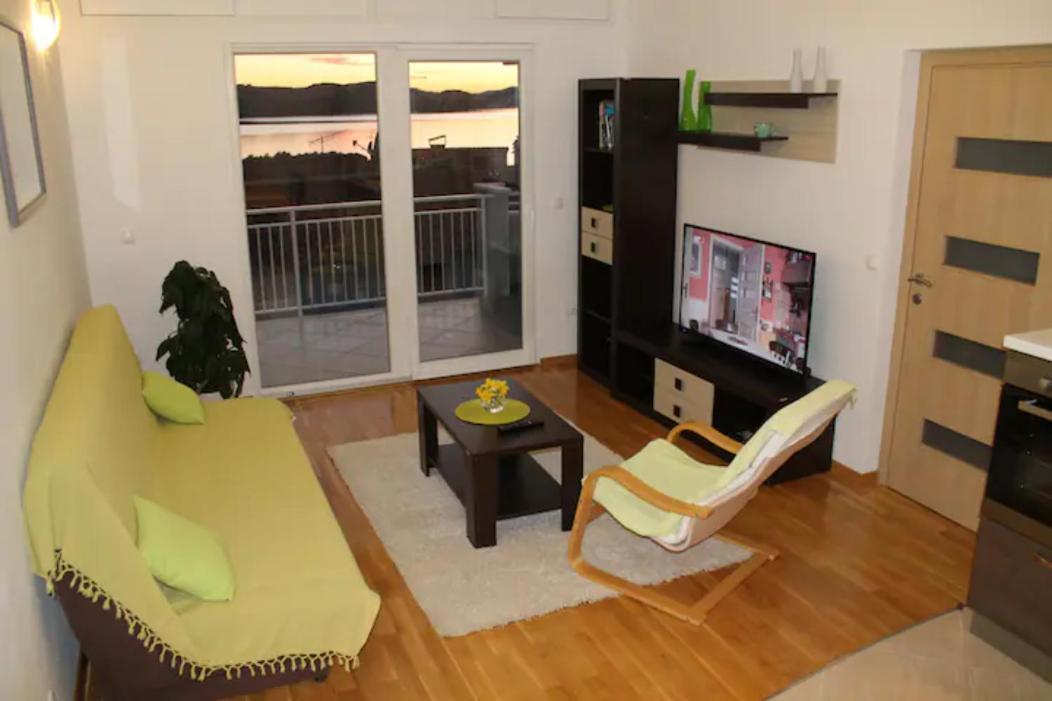 Apartment Mia - Spacious Apartment On 85 M2 With Beautiful Sea View Trogir Dış mekan fotoğraf