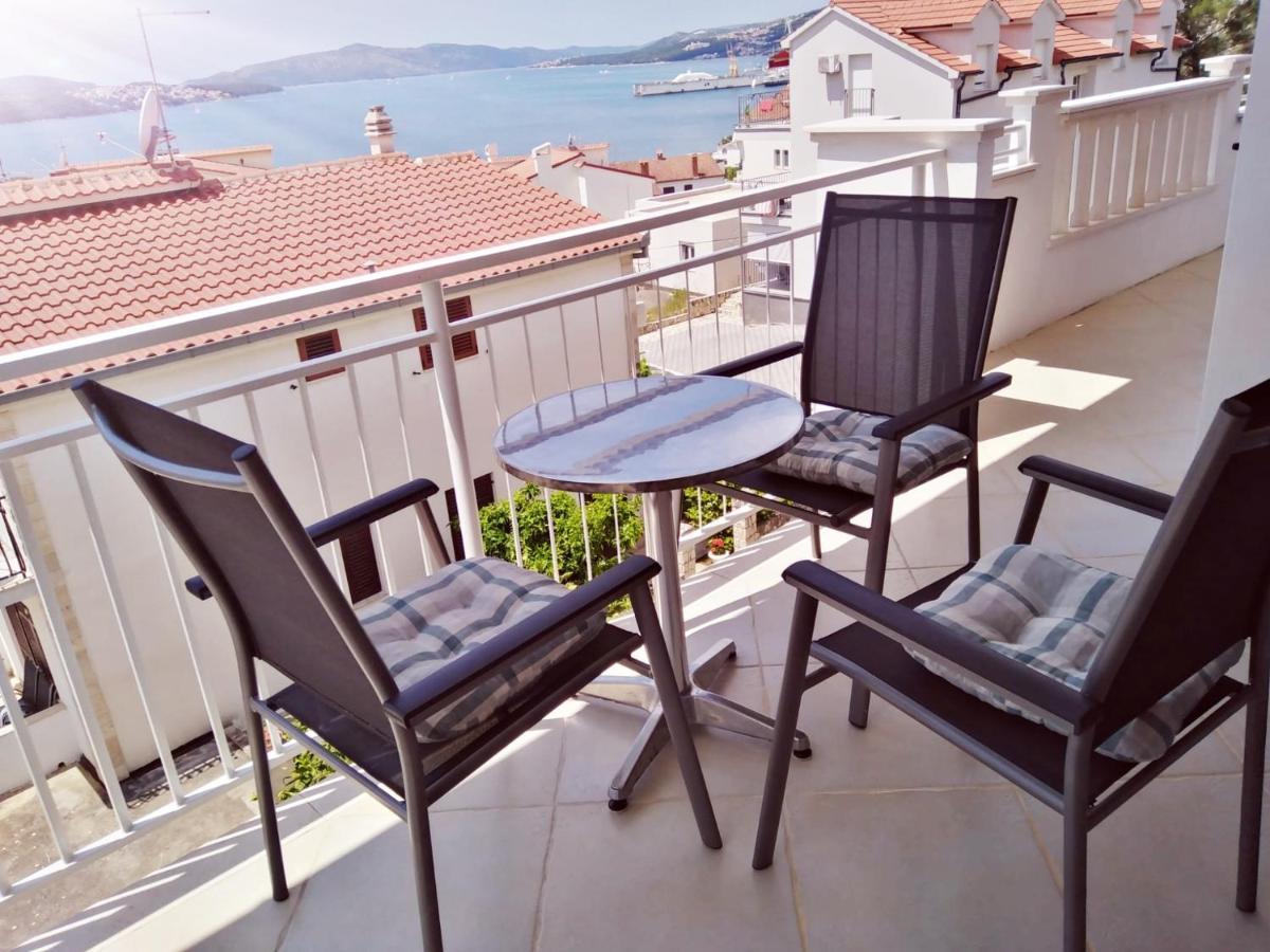 Apartment Mia - Spacious Apartment On 85 M2 With Beautiful Sea View Trogir Dış mekan fotoğraf