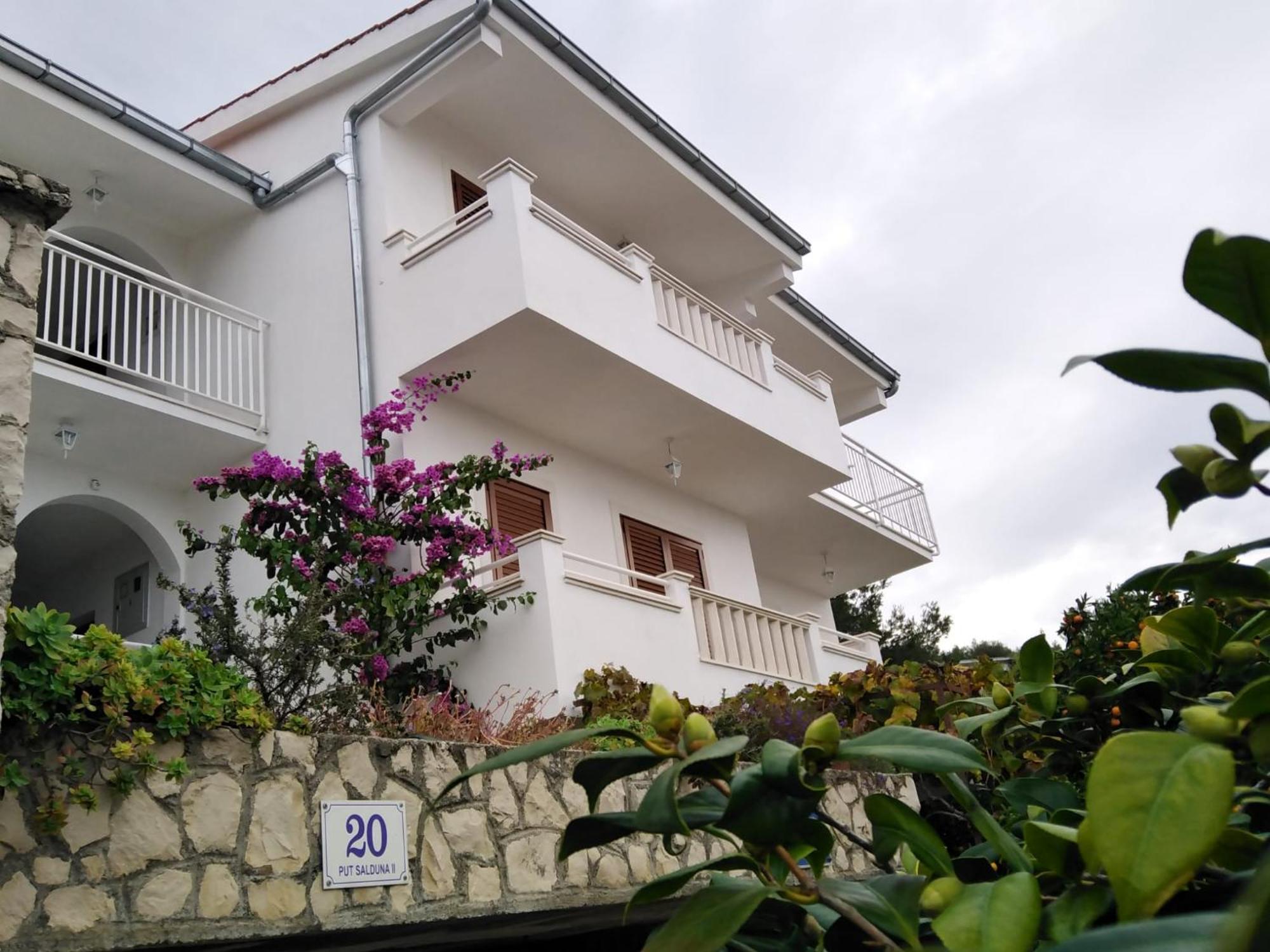 Apartment Mia - Spacious Apartment On 85 M2 With Beautiful Sea View Trogir Dış mekan fotoğraf