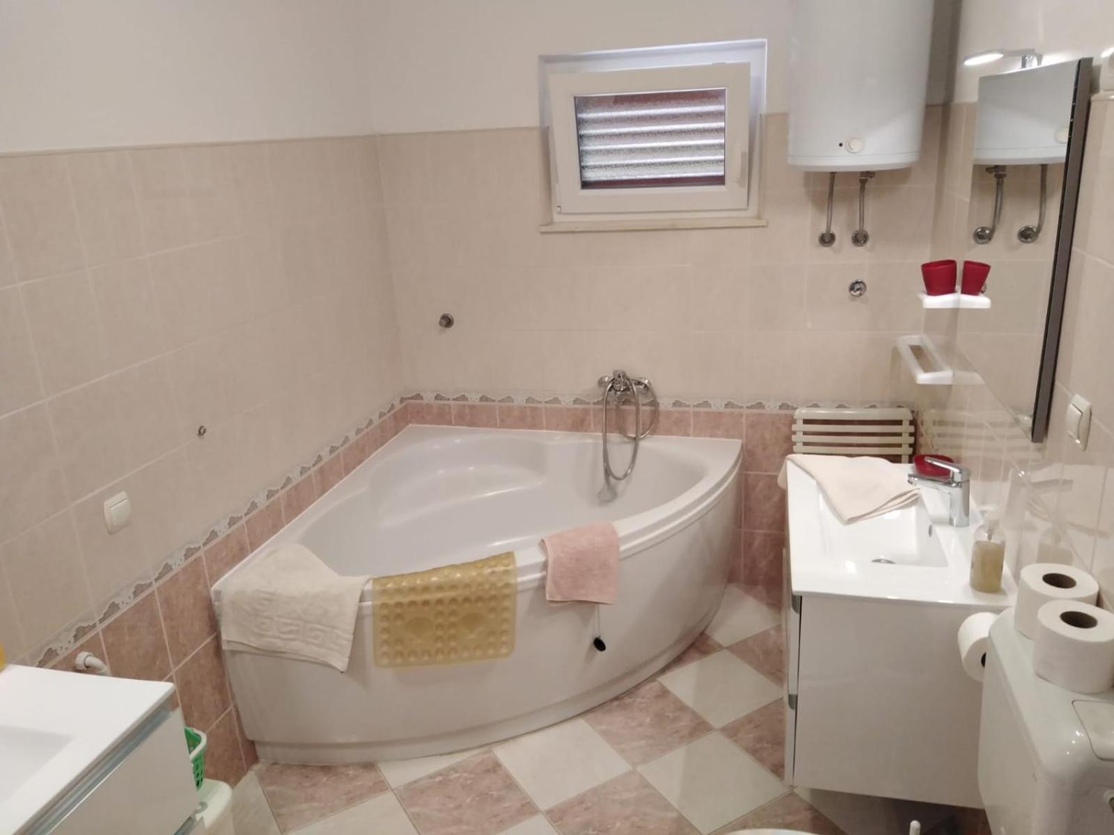 Apartment Mia - Spacious Apartment On 85 M2 With Beautiful Sea View Trogir Dış mekan fotoğraf