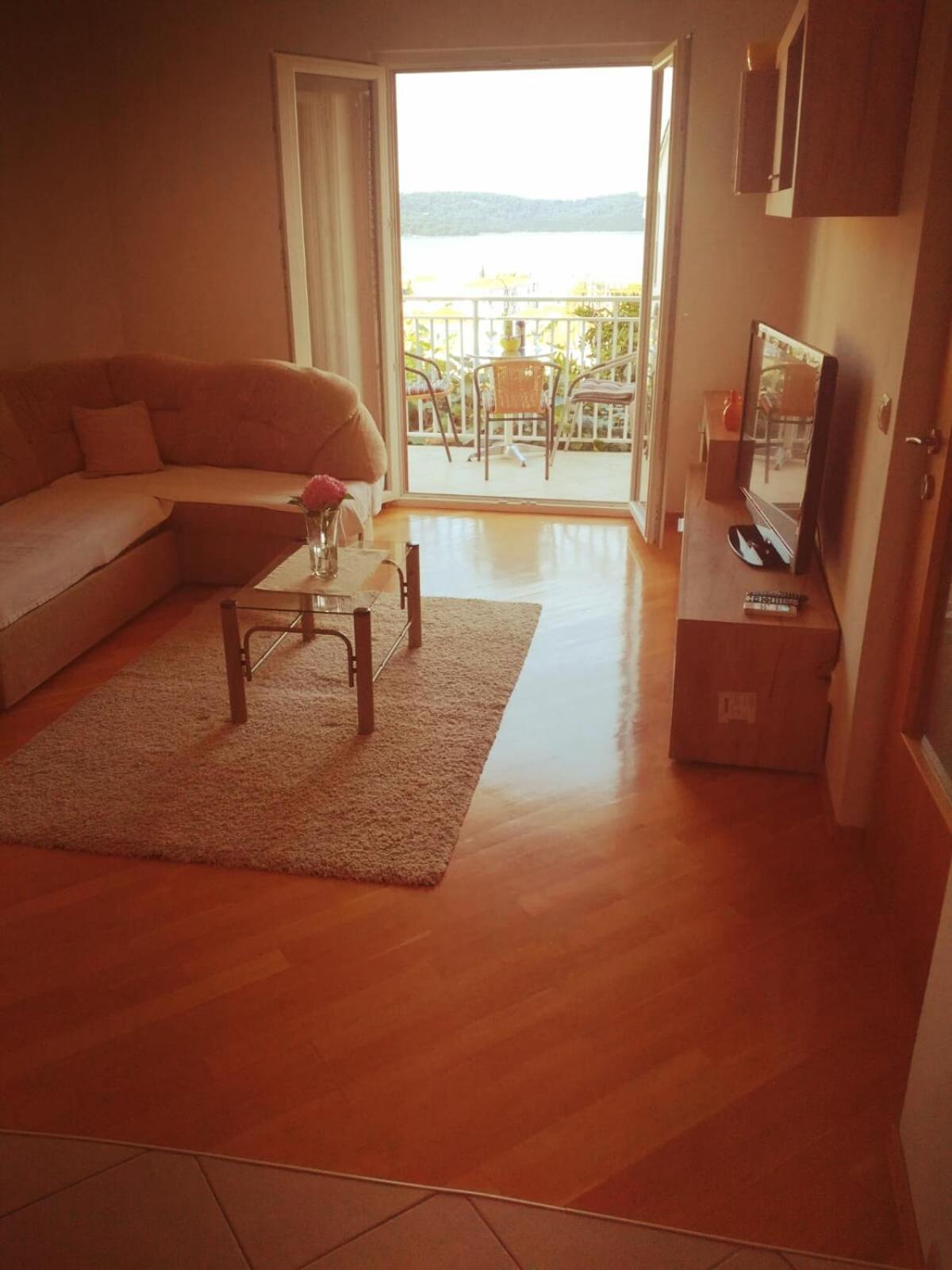 Apartment Mia - Spacious Apartment On 85 M2 With Beautiful Sea View Trogir Oda fotoğraf