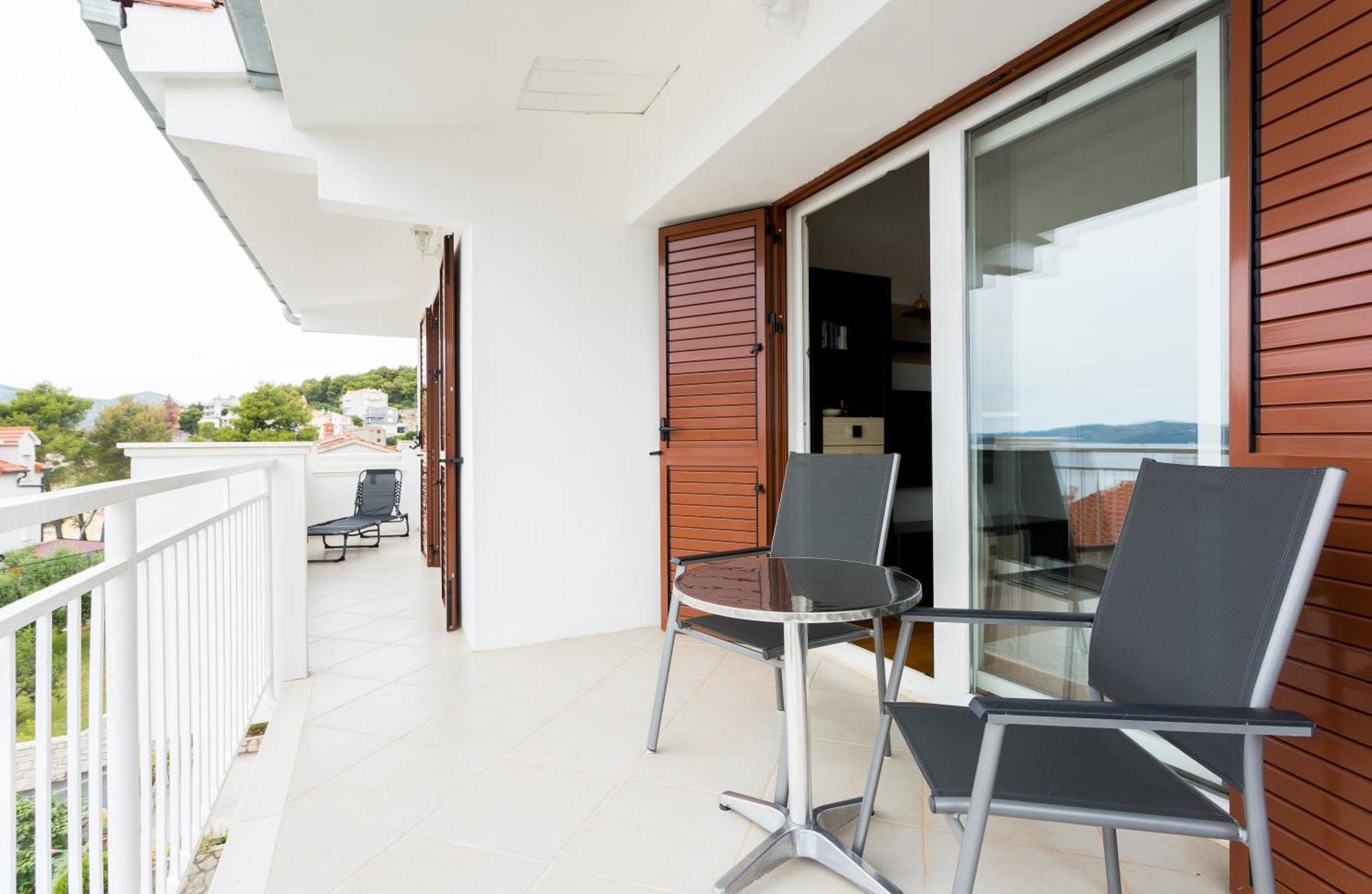 Apartment Mia - Spacious Apartment On 85 M2 With Beautiful Sea View Trogir Dış mekan fotoğraf