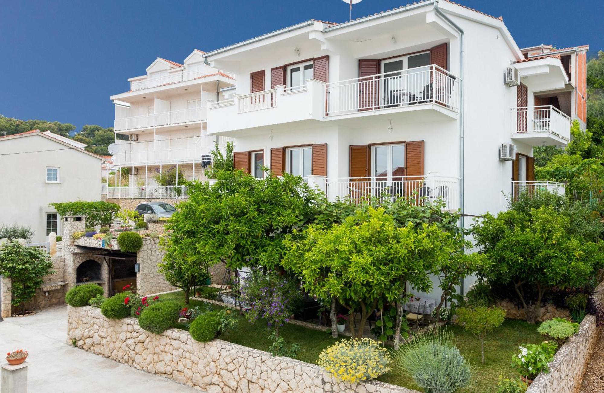 Apartment Mia - Spacious Apartment On 85 M2 With Beautiful Sea View Trogir Dış mekan fotoğraf