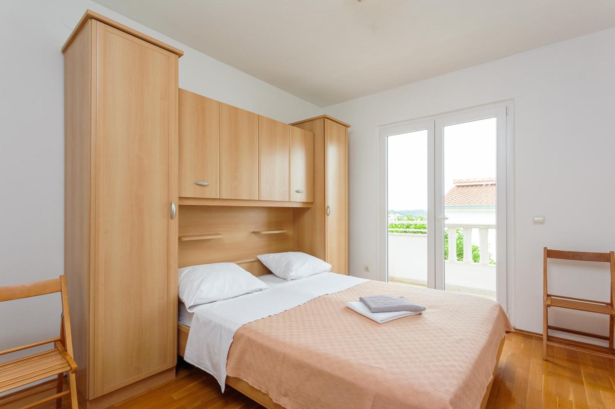 Apartment Mia - Spacious Apartment On 85 M2 With Beautiful Sea View Trogir Dış mekan fotoğraf
