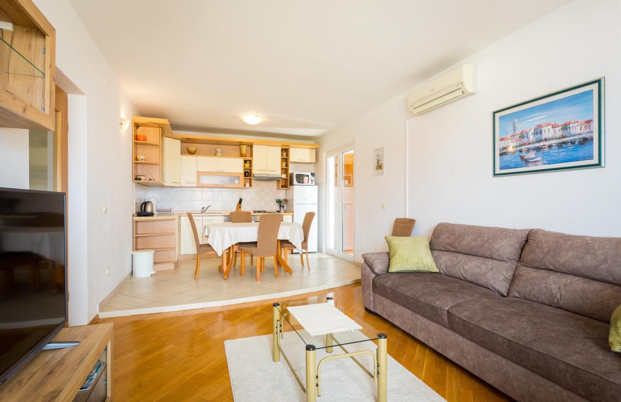 Apartment Mia - Spacious Apartment On 85 M2 With Beautiful Sea View Trogir Dış mekan fotoğraf
