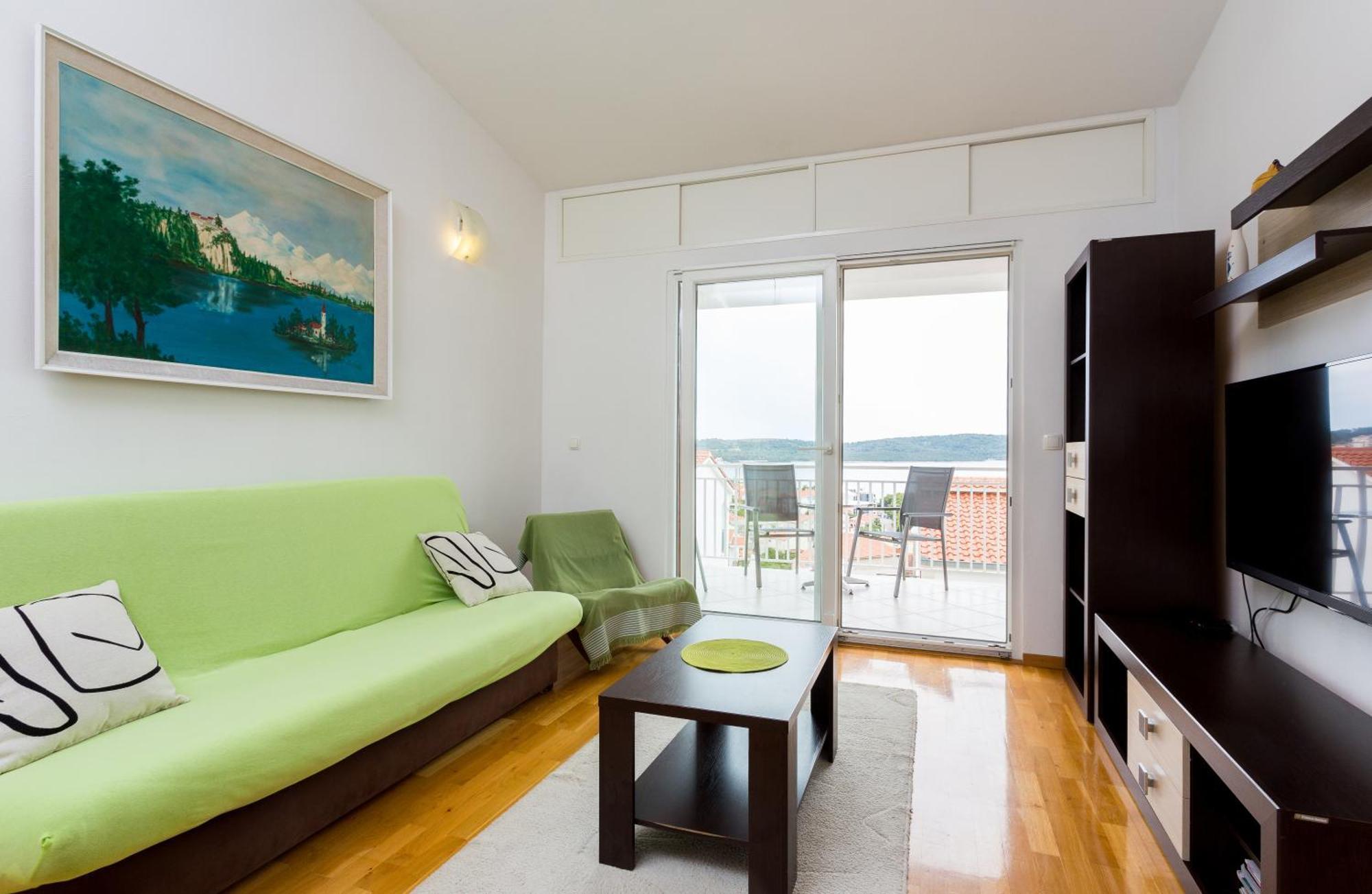 Apartment Mia - Spacious Apartment On 85 M2 With Beautiful Sea View Trogir Dış mekan fotoğraf